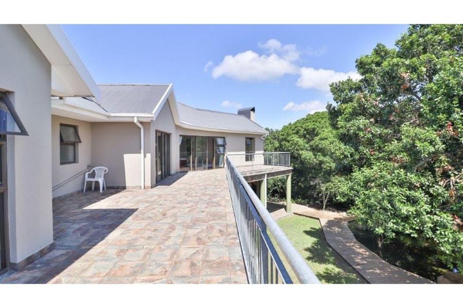 6 Bedroom Property for Sale in Lovemore Park Eastern Cape
